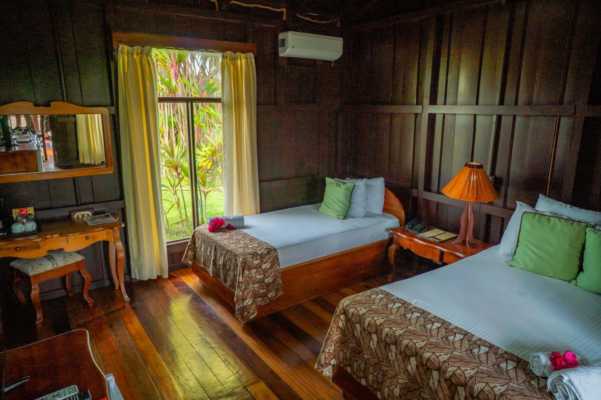 Montana De Fuego All Inclusive La Fortuna Room photo